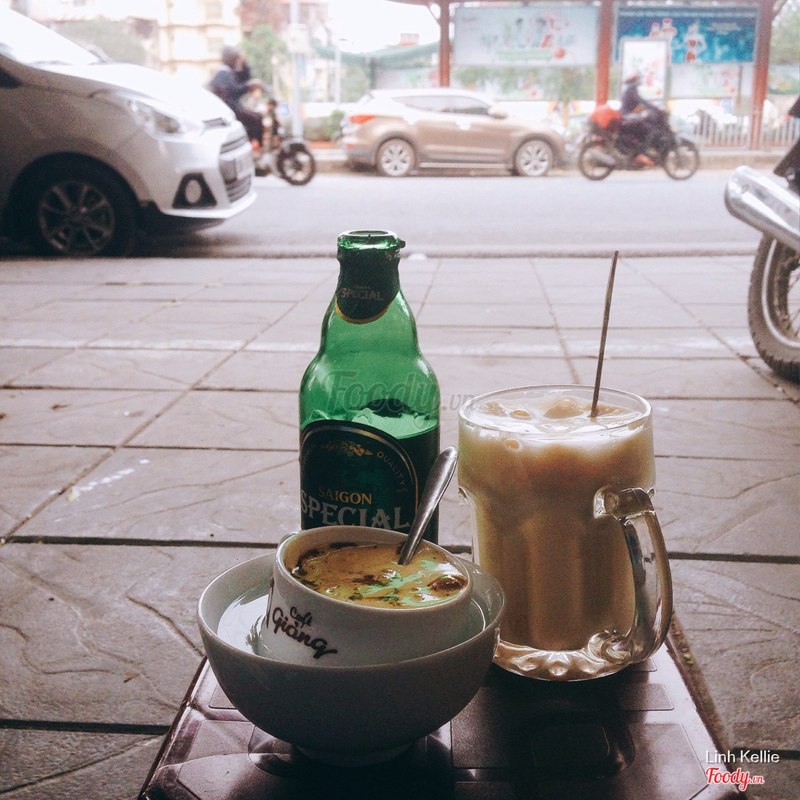 Bia trứng và cafe trứng.