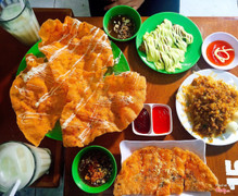 bánh tráng nướng chợ Cố Đạo