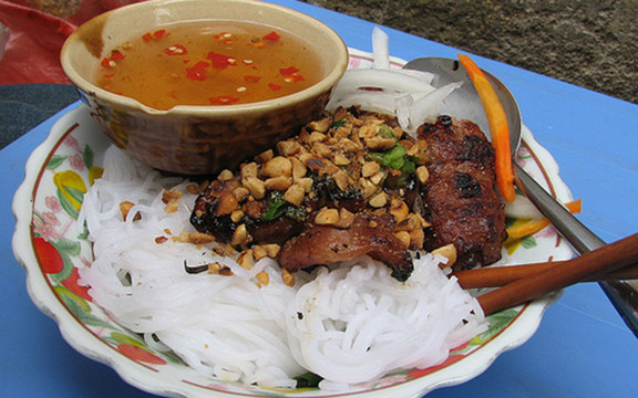 Bún Thịt Nướng - Nguyễn Trung Trực