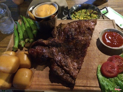 Tảng sườn heo BBQ