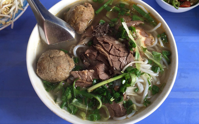 Bún Bò - Nhất Chi Mai