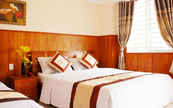 Nam Phương Queen Hotel