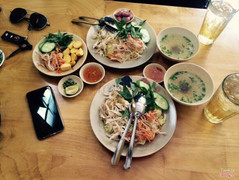 Quán dễ tìm.cơm mềm ngon. Nước soup và nước chấm ngon lắm luôn. Giá cả hợp lí.vừa túi tiền.😘