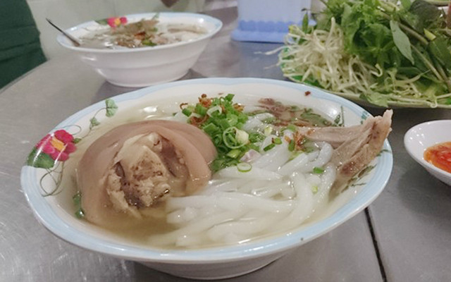 Bánh Canh Giò Heo & Xíu Mại