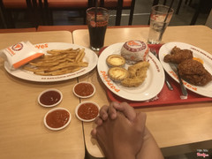 Vẫn ngon như ngày nào :3 thích bánh tart nhất béo dễ sợ luôn. Khoai cũng ngon. Thích khoai đây hơn kfc nhiều. K bỡ mà giòn