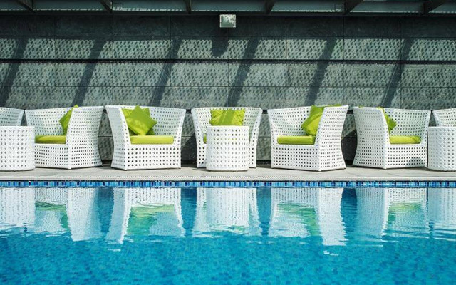 Pool Bar - Pullman Hotel