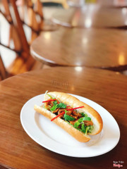 Bánh mì thịt nướng