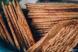 Bánh tráng mắm ruốc