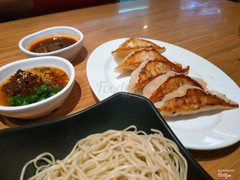 Gyoza nhân tôm thịt bao ngon