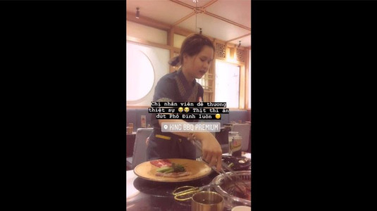 Chị nhân viên siêu dễ thương