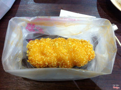 bánh cuộn xúc xích