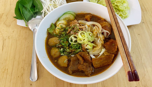 Ông Bốn - Hủ Tiếu Sa Tế & Bánh Mì Bò Kho