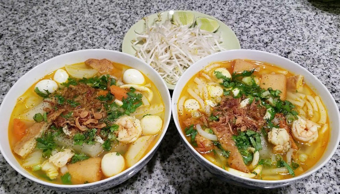 Bánh Canh Chả Cá Thu & Bún Bò Huế - Đường Số 4