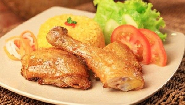 Bà Trùm Cơm Gà Và Ăn Vặt - Cơm Gà & Ăn Vặt - Hoàng Xuân Nhị