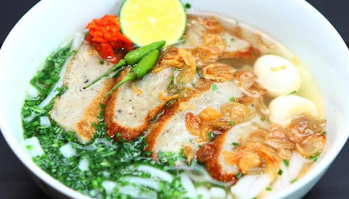 BẾP NHÀ ĐIỆP - Bánh Canh Chả Cá & Chân Gà Sốt Thái