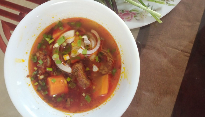 Bò Kho & Hủ Tiếu - Huyền Vi