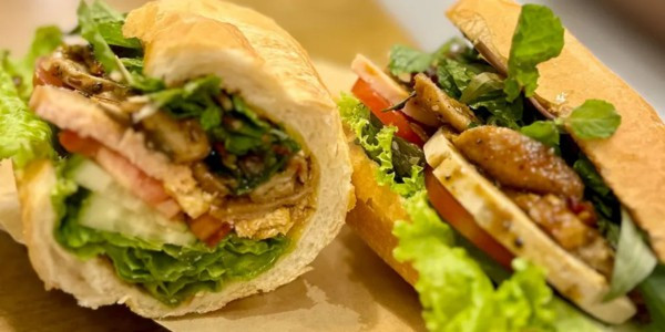 Bánh Mì XANH - Bánh Mì Chay Thượng Hạng - 66 Phạm Ngọc Thạch