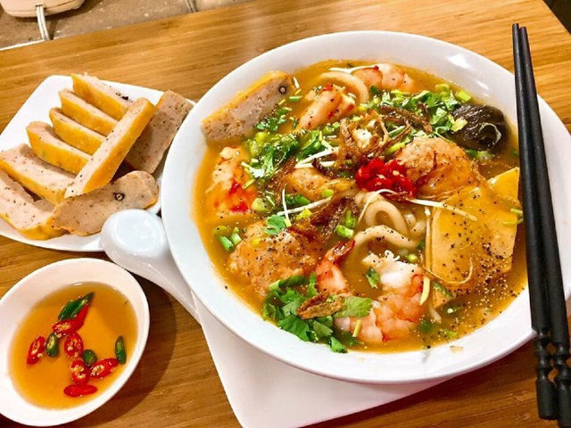 Bánh Canh Hải Sản & Bún Bò - 2 Chị Em