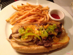 Philly Cheese Steak :3
