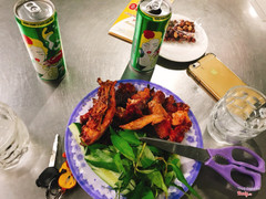 Gà bây giờ 260 1 con nhung k ngon bằng luc trước