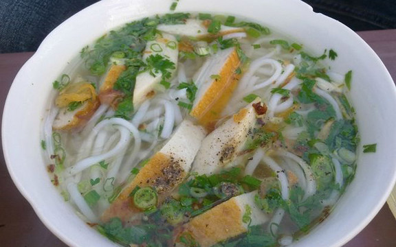 Bánh Canh Chả Cá Dì Sáu