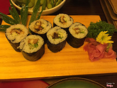 Unagi maki (cơm cuộn lươn)