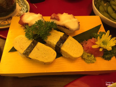 Tako sushi/ tamago sushi 