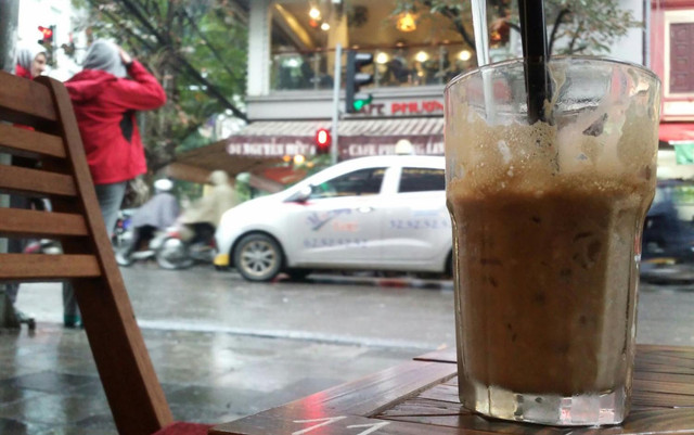 Hippie Land Coffee & Tea - Nguyễn Hữu Huân