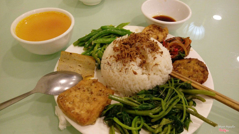 1 suất cơm đầy đủ :))