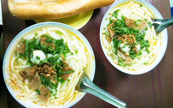 Cô Liên - Bánh Canh Chả Cá