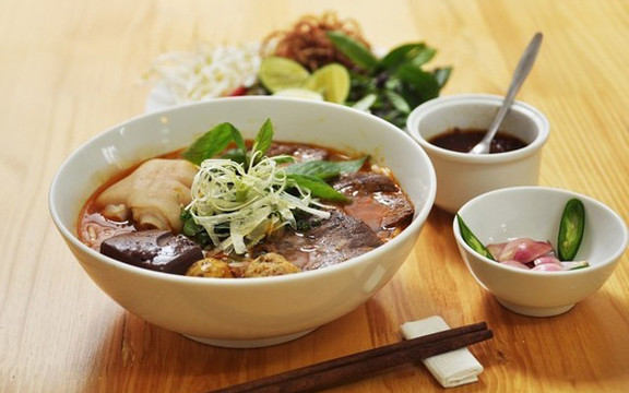 Kiều Tiên - Bún Bò Huế Giò Heo