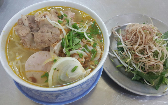 Phượng - Quán Bún