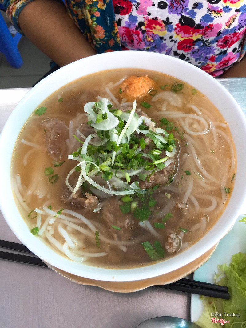 Tô 50k: giò, chả cua, tái, gân