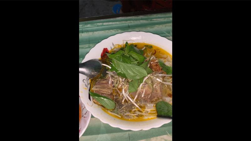 Bún tiêu lạ lạ! Ăn ngon