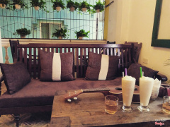 Quán cafe cực vắng ở gần trung tâm HN, đồ uống ngon, thích hợp để đến làm việc hoặc thư giãn