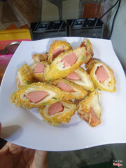 Sandwich cuộn xúc xích phomai