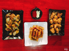 Nem chua rán, viên gà lắc phomai