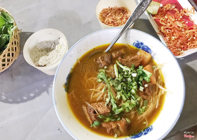 Hủ tíu bò kho 35k