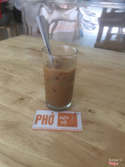Cà phê sữa đá
(Vietnamese iced coffee from Bao Loc city)