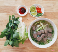 Hủ tíu bò viên
(Beef ball noodle)