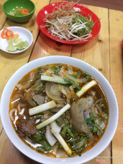 Bún bò đặc biệt