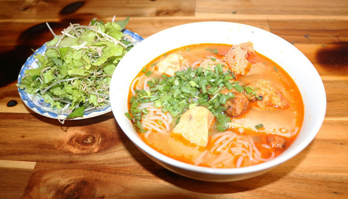 Vân - Bún Cá - Riêu & Sứa