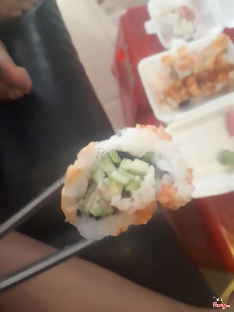 Maki cầu vồng????? Nực cười ghê !!