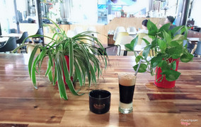 Ly cafe sữa đá với 3 tầng độc đáo .