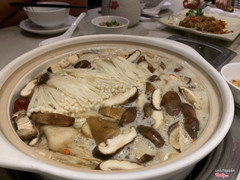 Lẩu nắm thơm ngát