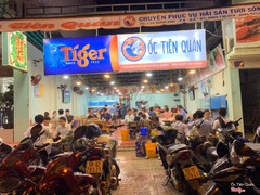 mặt bằng rộng rãi, thoáng mát, là nơi tụ tập lý tưởng, các món ốc rất ngon, vừa túi tiền.