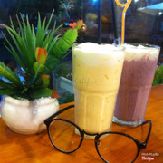 smoothie phúc bồn tử + smoothie xoài