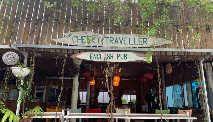 Cheeky Traveller English Pub - Hẻm 118 Trần Hưng Đạo