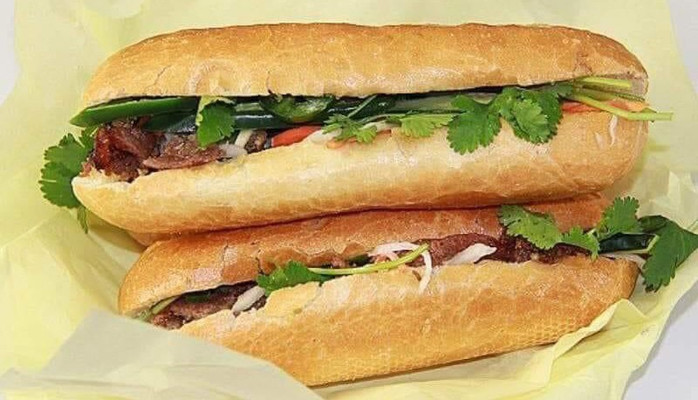 Bánh Mì Thịt Xiên Nướng Cô Hưng