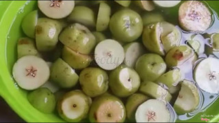 táo mèo ngâm rượu đặc trưng sapa